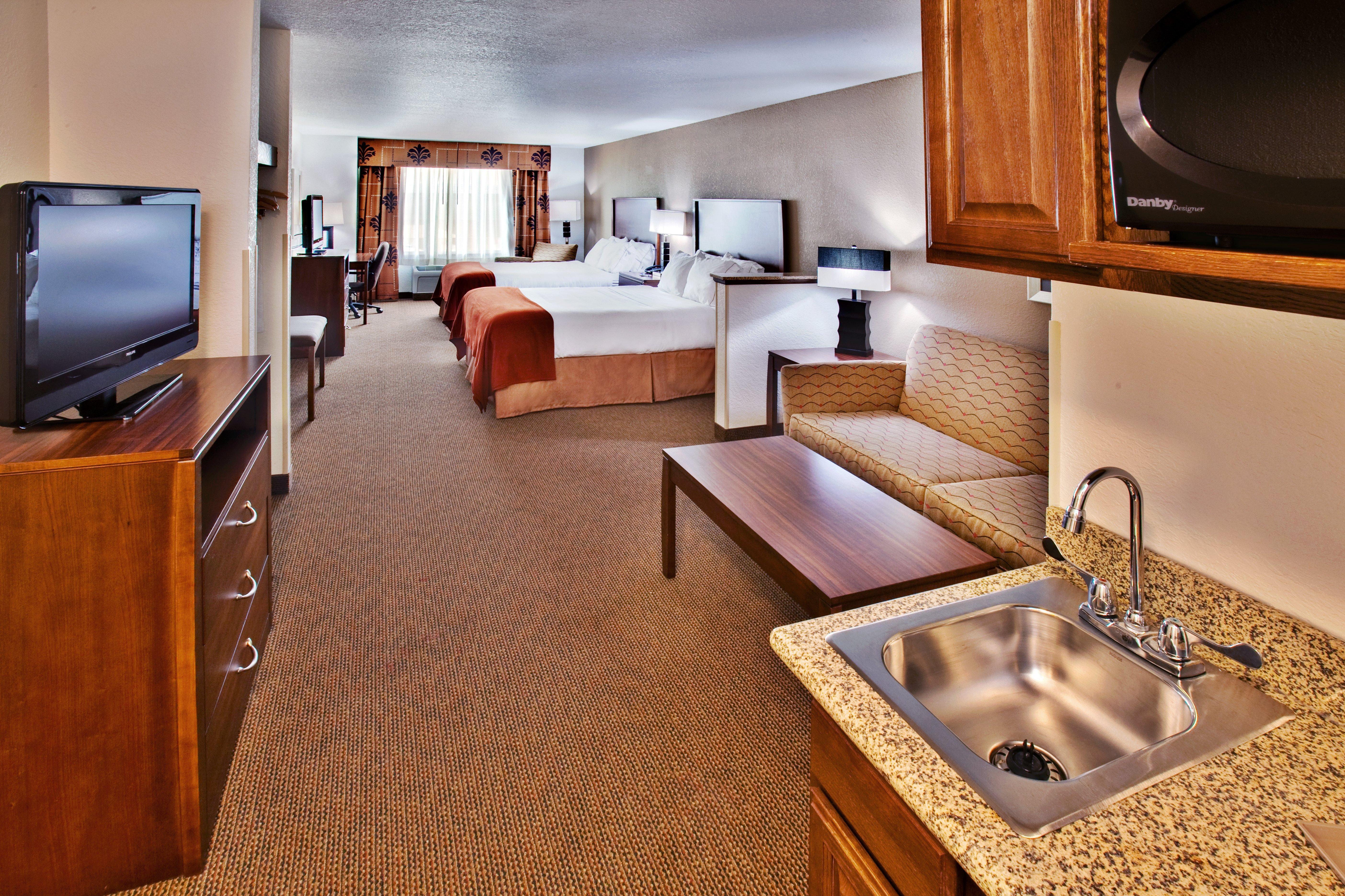 Holiday Inn Express Hotel & Suites - Dubuque West By Ihg Exterior foto